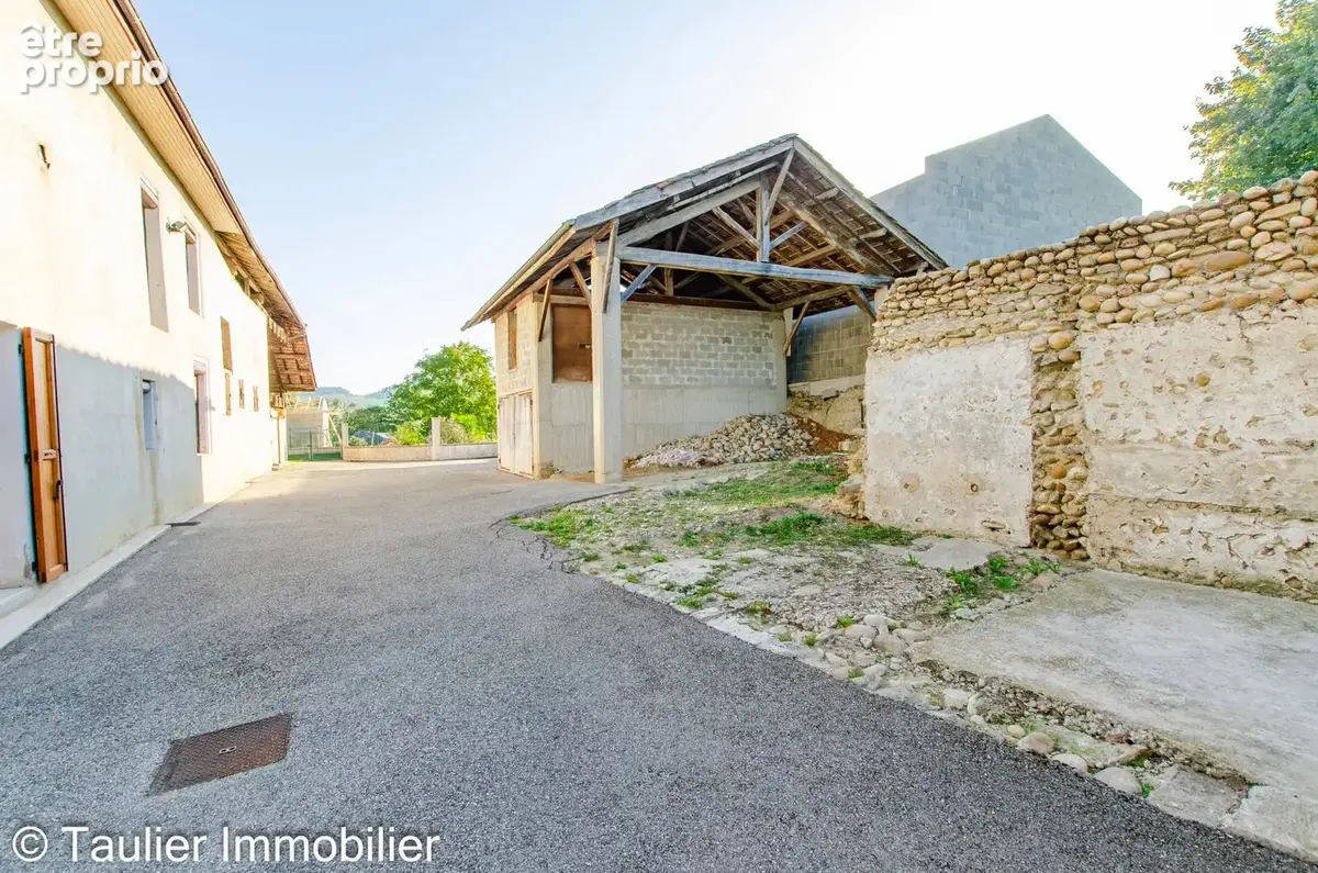 Ancienne ferme avec dépendances - photo 4