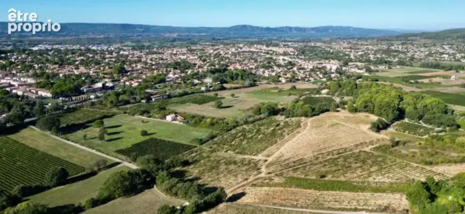Terrain à PERTUIS