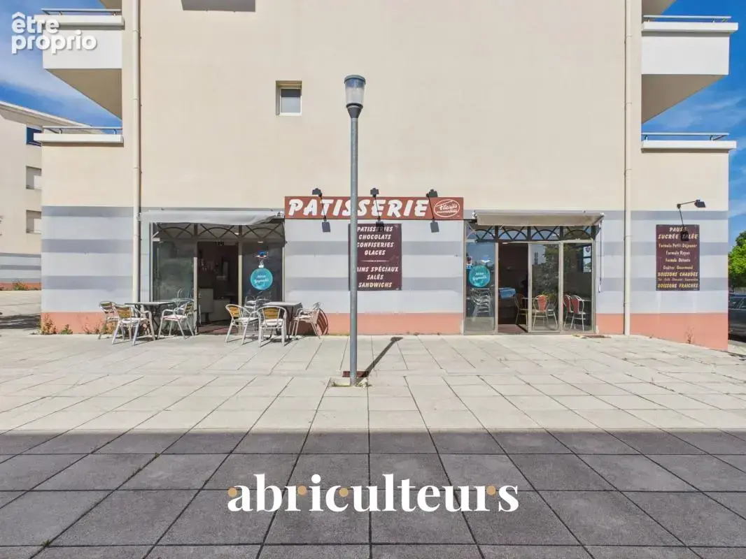 Commerce à PELISSANNE