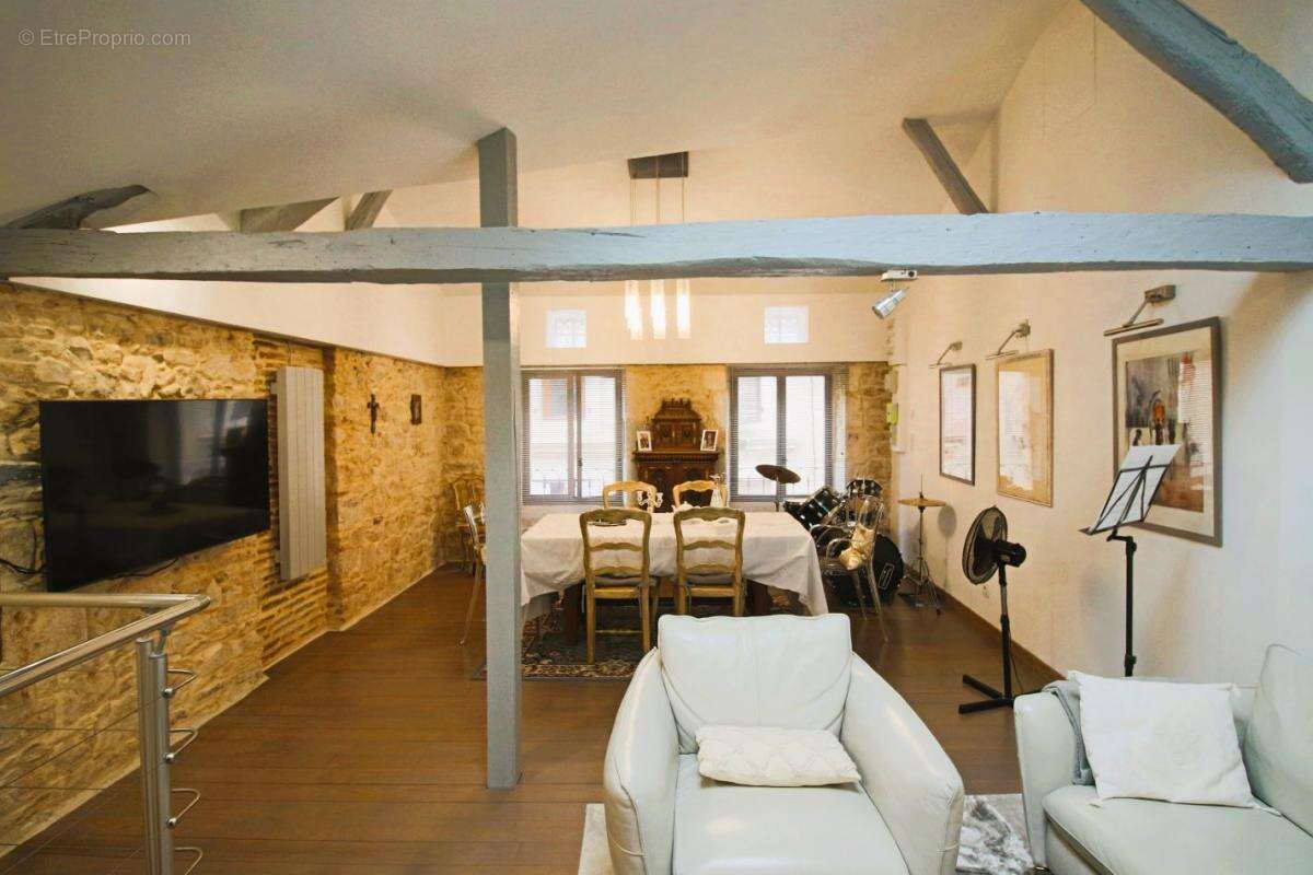 Maison à PUY-L&#039;EVEQUE