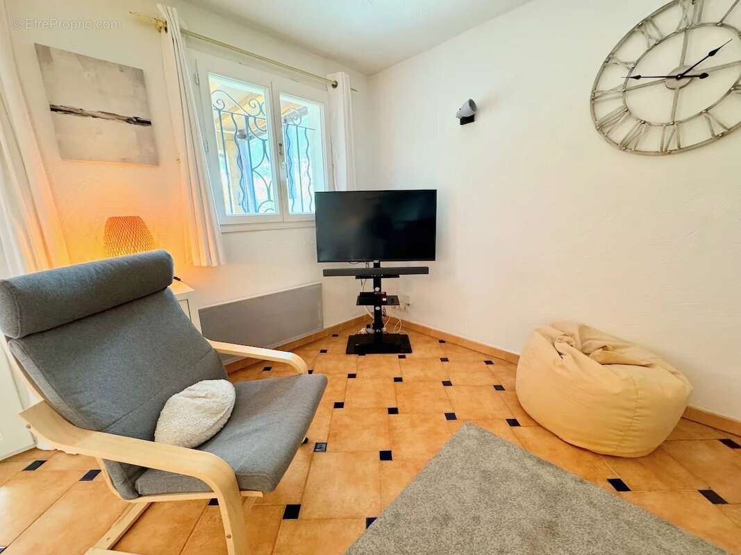 Maison à ROQUEBRUNE-SUR-ARGENS