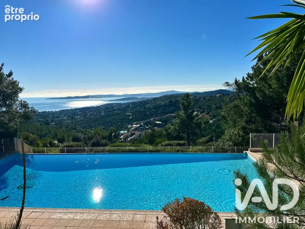 Photo 1 - Appartement à ROQUEBRUNE-SUR-ARGENS