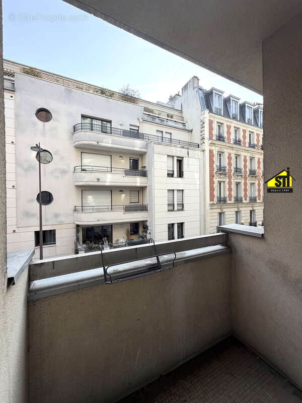 Appartement à PARIS-14E