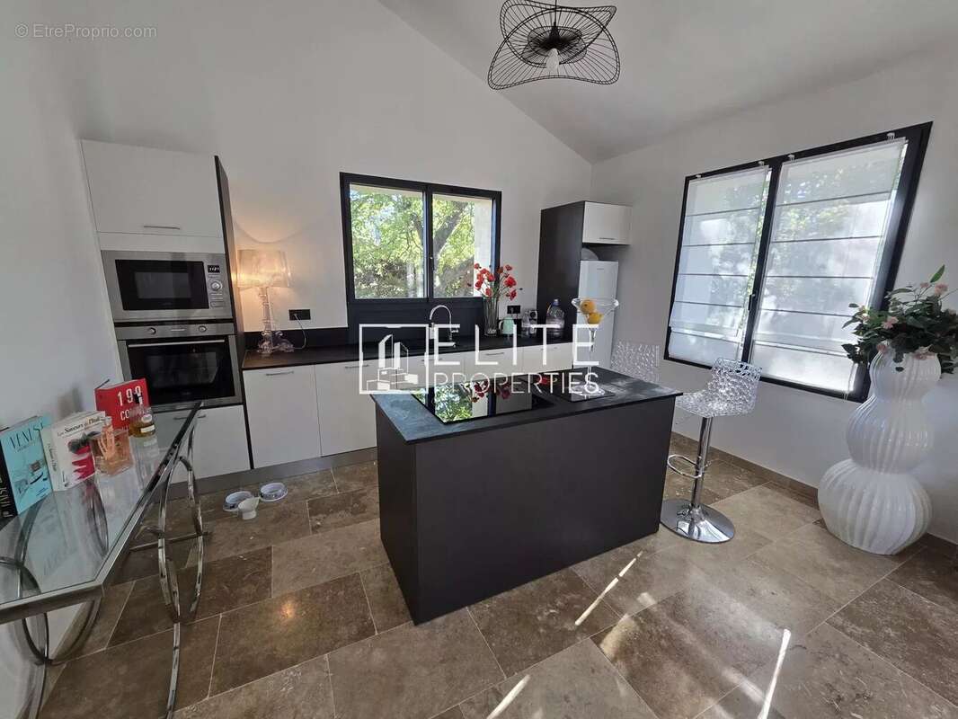 Appartement à MOUGINS