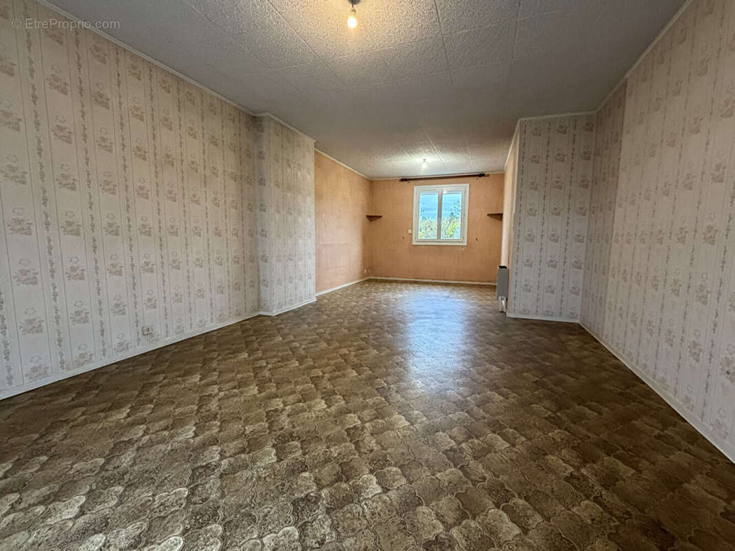 Maison à LE BREIL-SUR-MERIZE