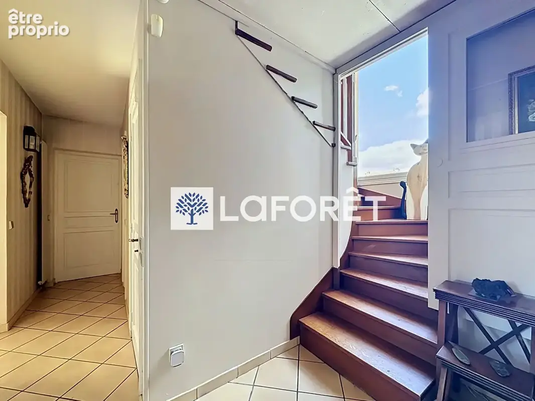 Maison familiale aux beaux volumes ? potentiel résidentiel ou projet immobilier - photo 5