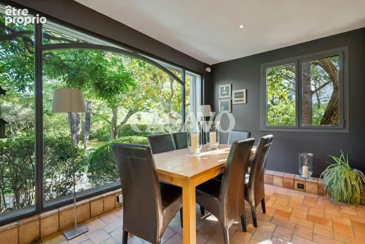 Vente Maison 10 pièces de 315m² - 13100 Saint-Marc-Jaumegarde - photo 12