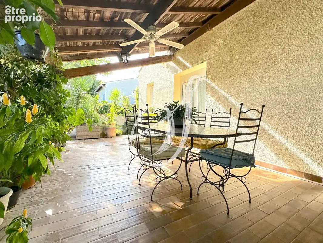 Villa de type 6, 5 chambres avec sous-sol, jardin & piscine - photo 11