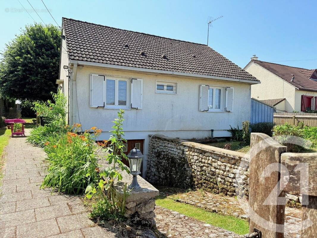 Maison à CONIE-MOLITARD