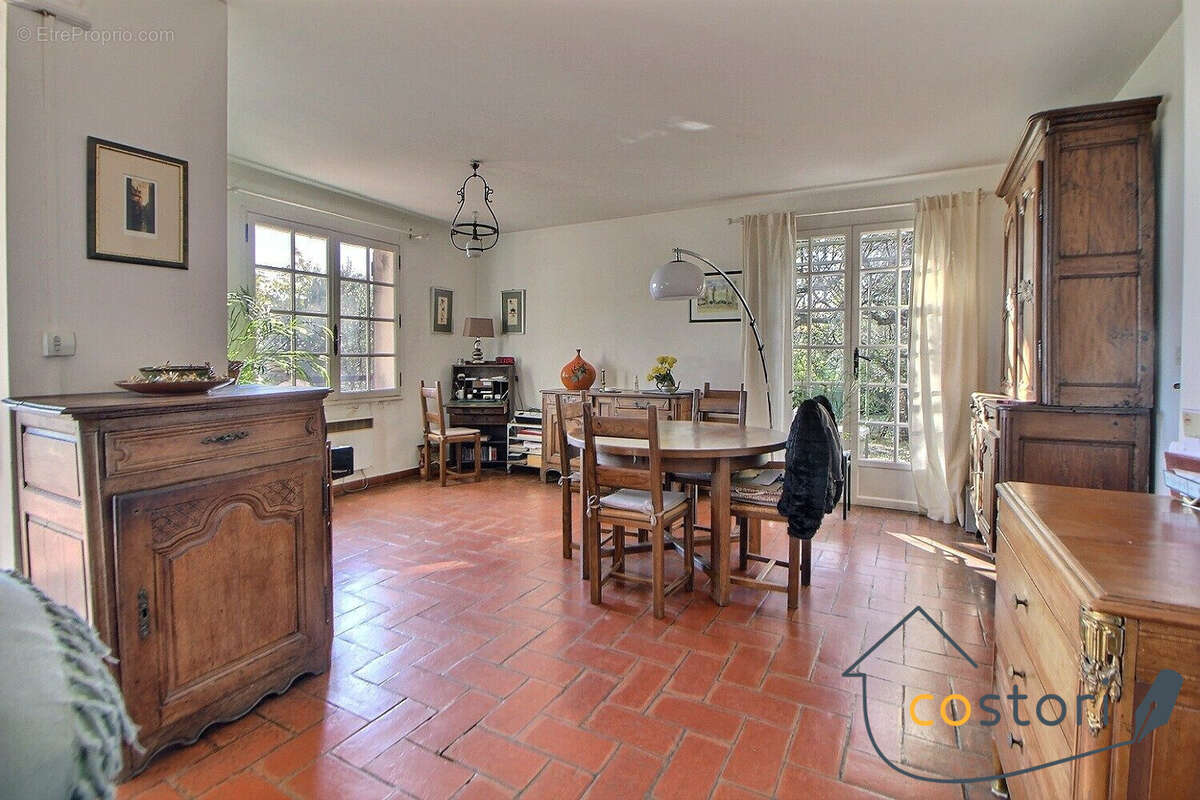 Maison à TRANS-EN-PROVENCE