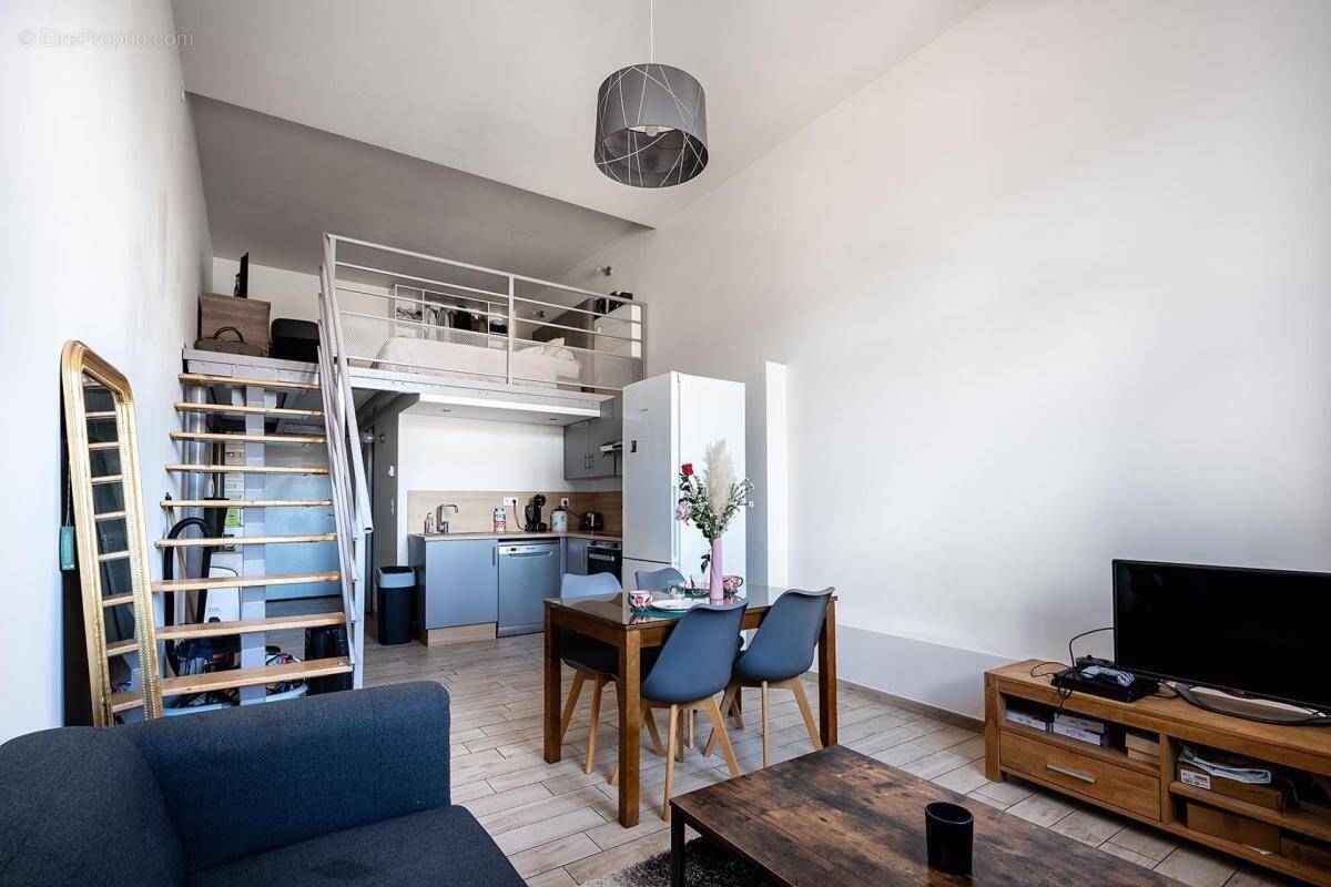 Appartement à SAINT-ETIENNE