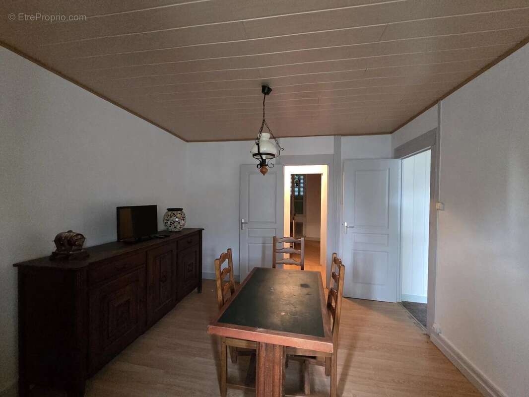 Maison avec 3 appartements - photo 2