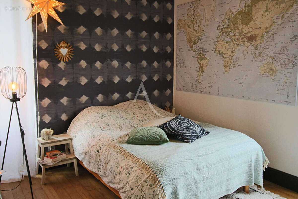 Maison à LES JUNIES