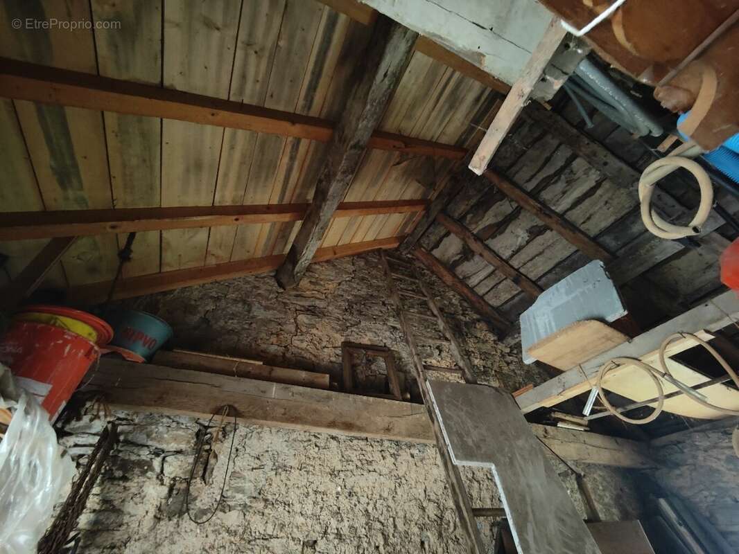 Calmont-maison avec jardin a renover - photo 16