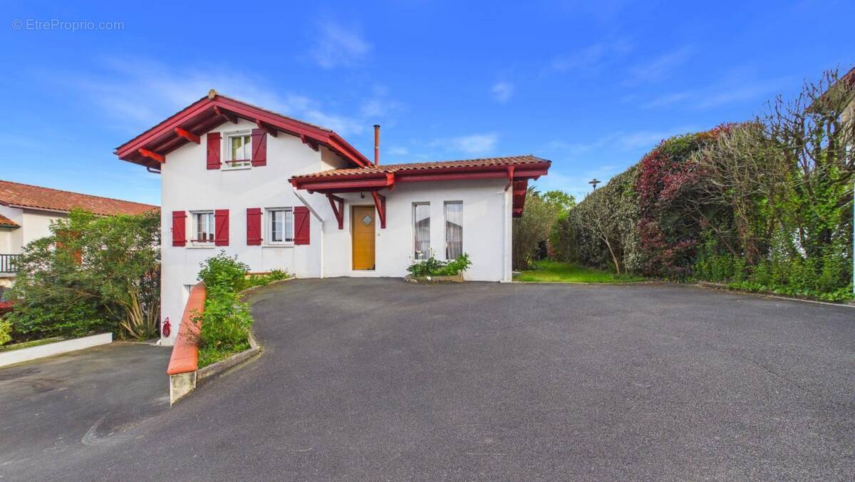 Maison à LARRESSORE