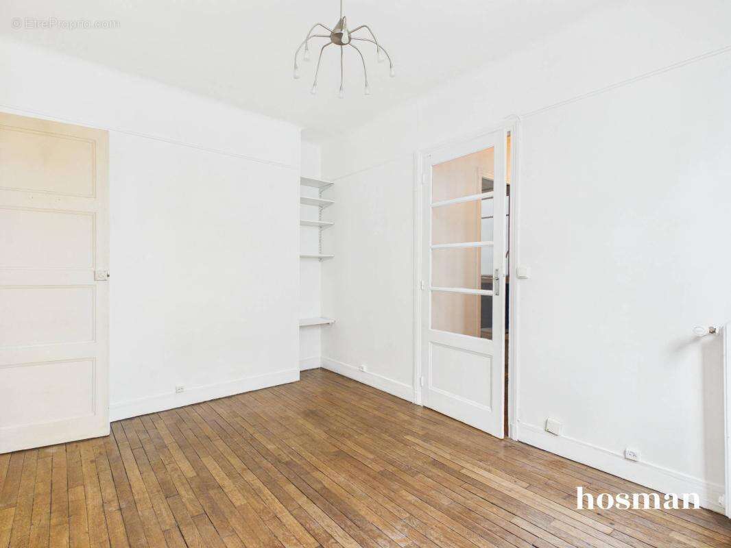 Studio avec cuisine séparée de 24 m² - avec ascenseur et cave - Rue Turgot, Paris 9ème - photo 3