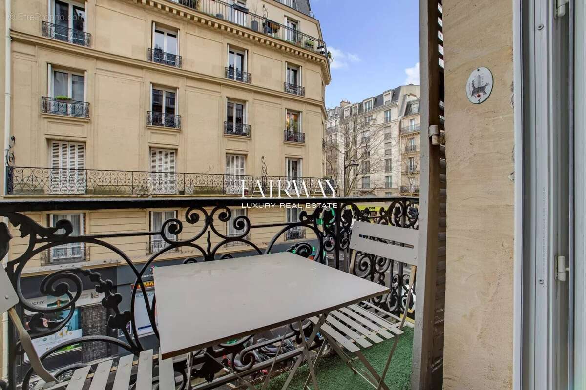 Appartement à PARIS-18E