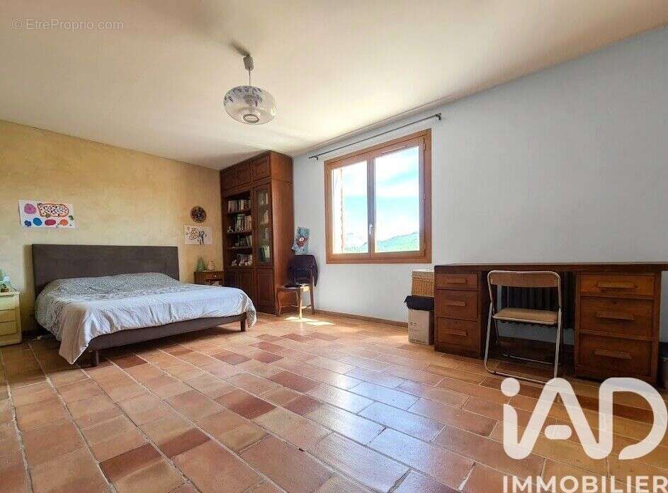 Maison 195 m² à Saint-Maime  - photo 8