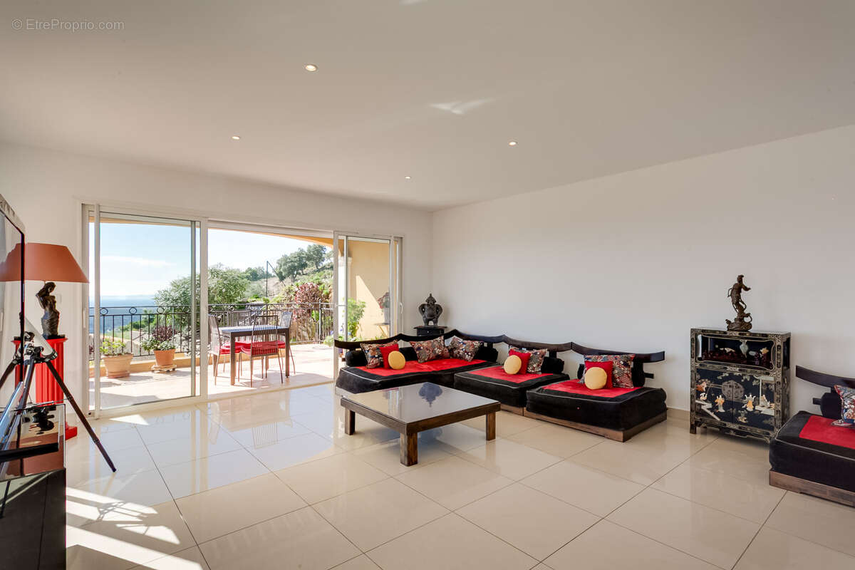 Maison à LA LONDE-LES-MAURES