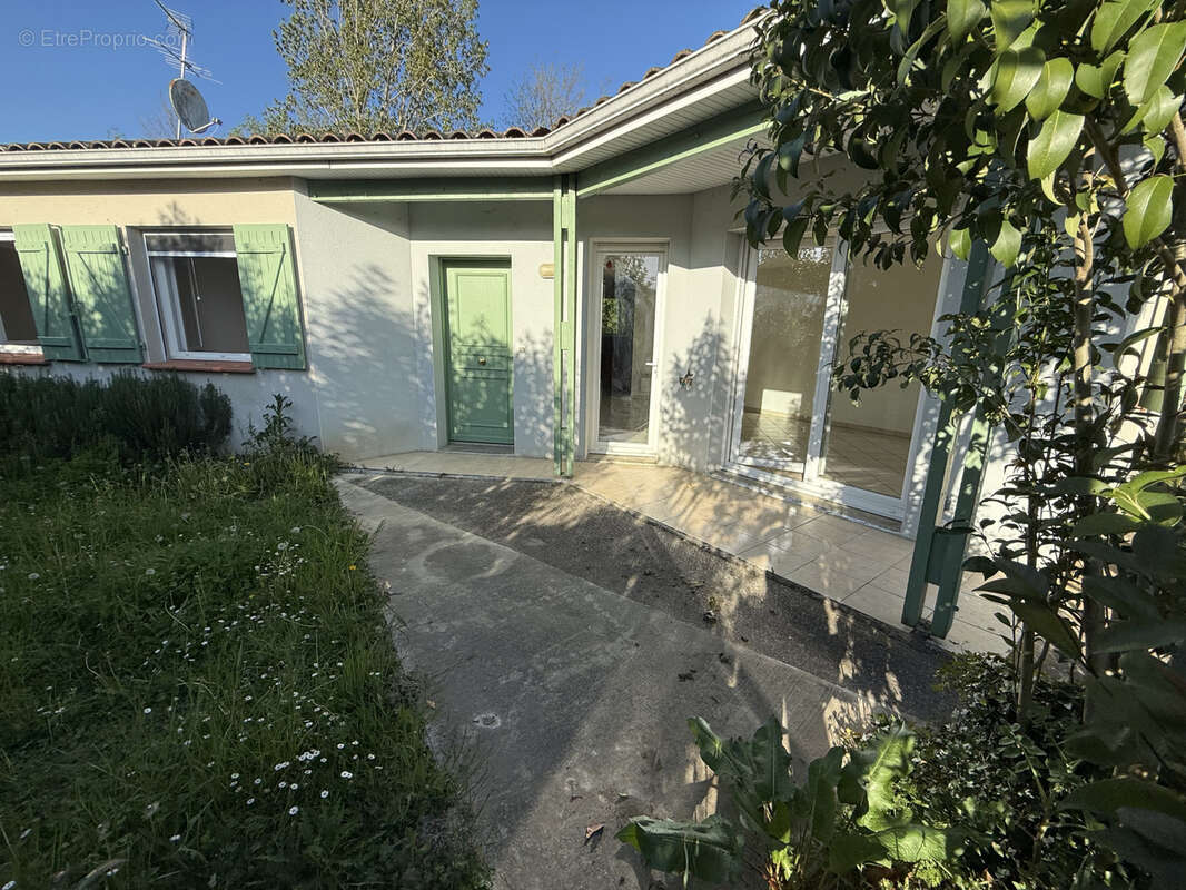 Maison à DIEUPENTALE