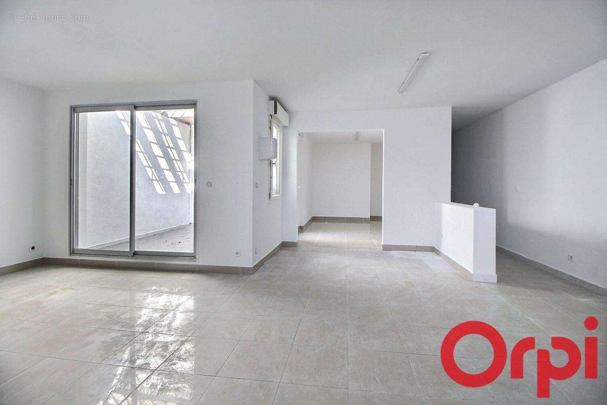 Commerce à MARSEILLE-15E