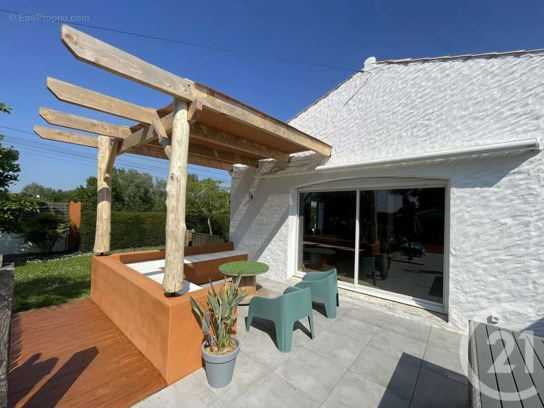 Maison à LE PERRIER