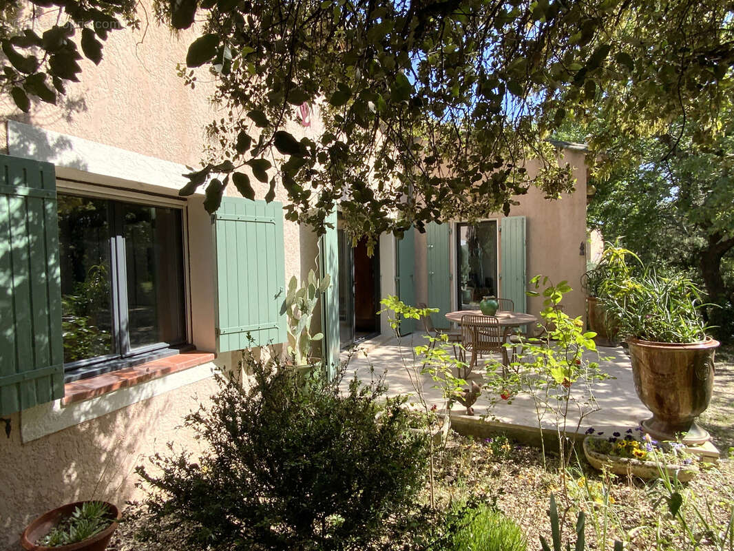 Villa de 175 m2 entourée de nature sur un terrain de 4900 m2. - photo 3