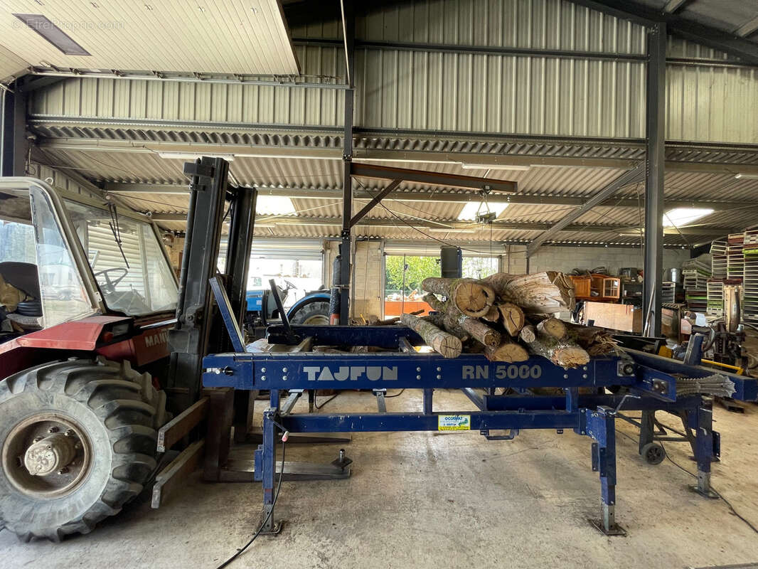 Commerce à SAINT-LYS