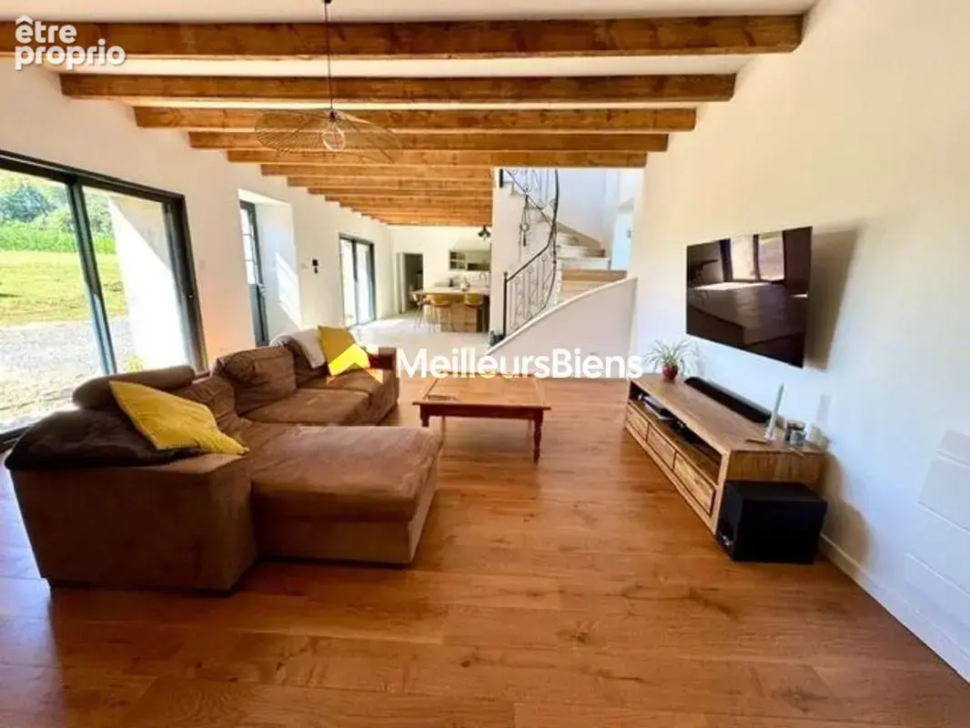 Maison en pierres 149 m² - rénovation de qualité - photo 4