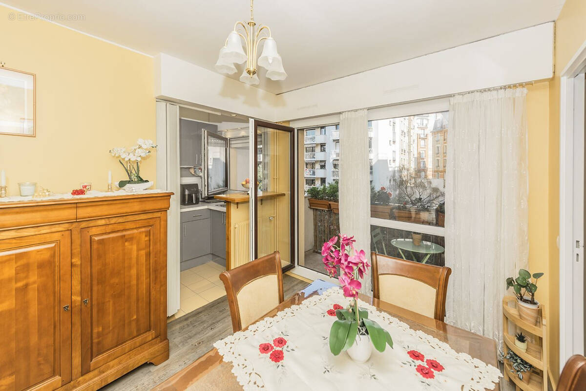 Appartement à PARIS-19E