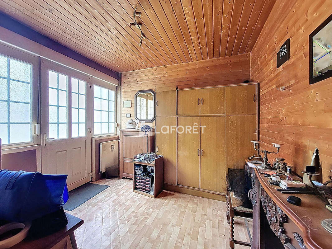 Maison à MONTBREHAIN