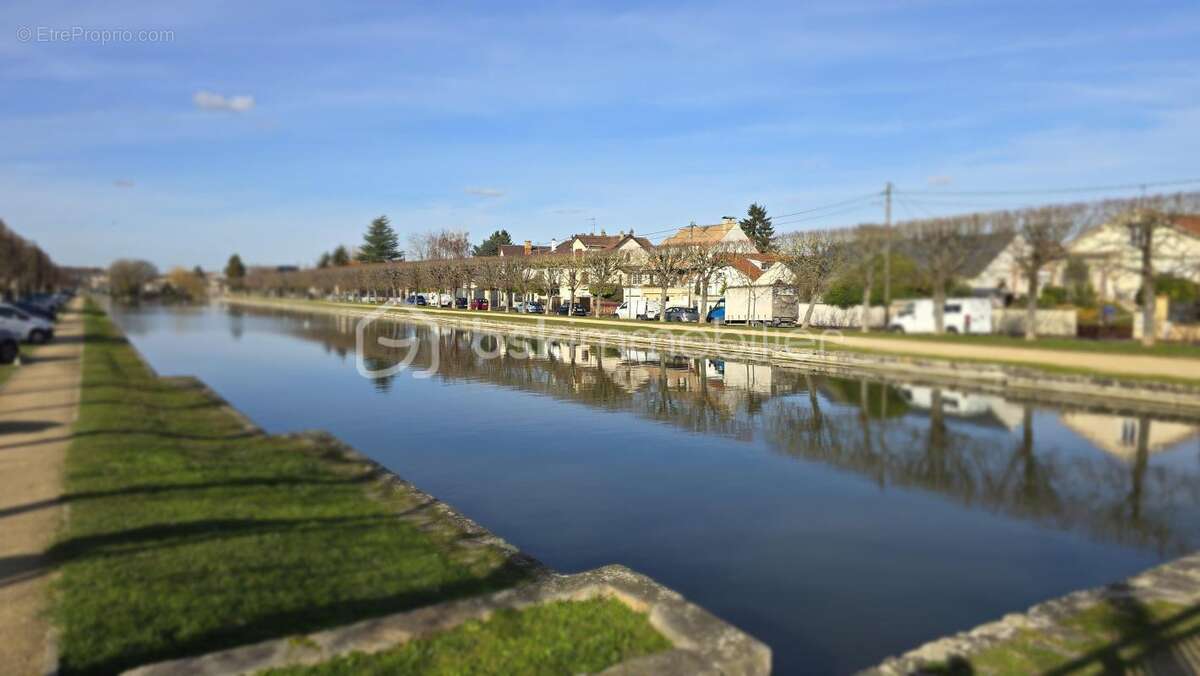 Terrain à VIGNEUX-SUR-SEINE