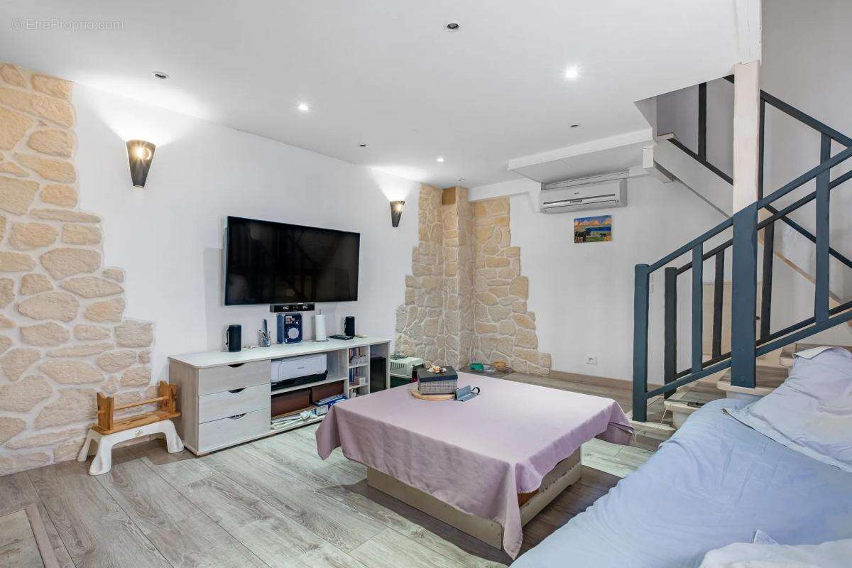 Appartement à BOUYON