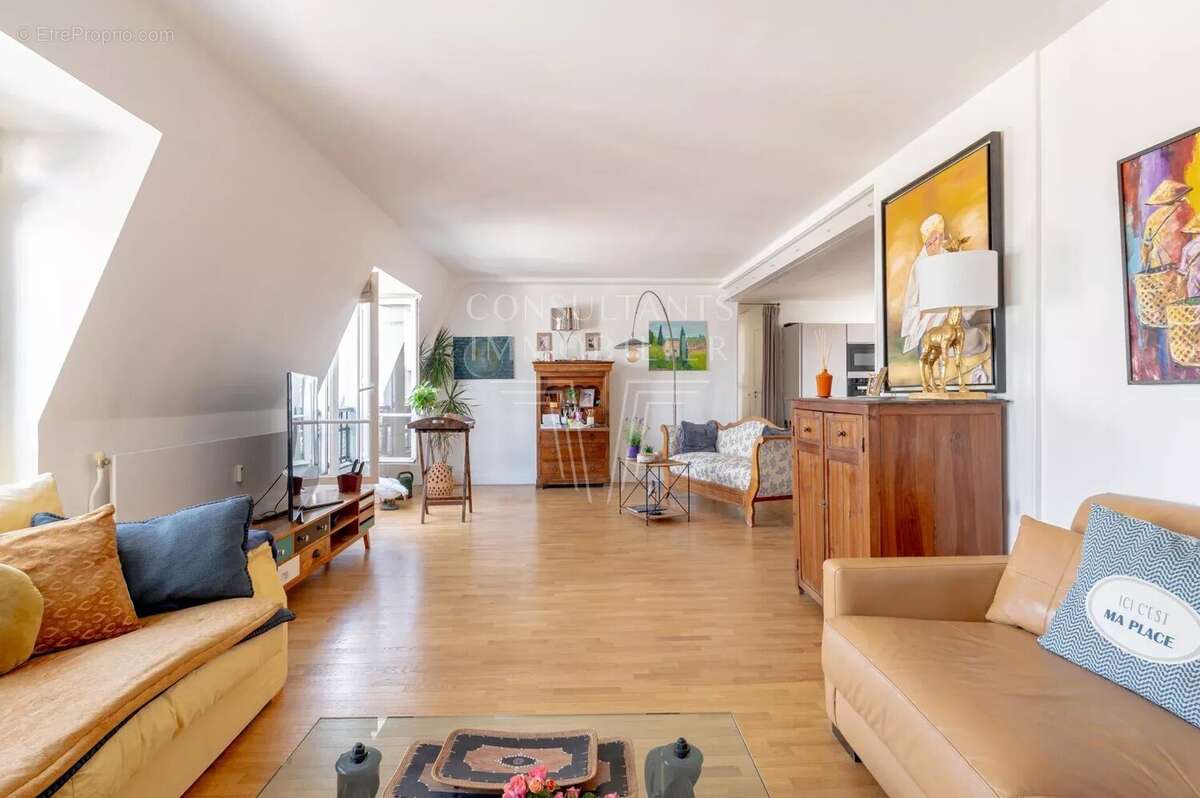 Appartement à PARIS-17E