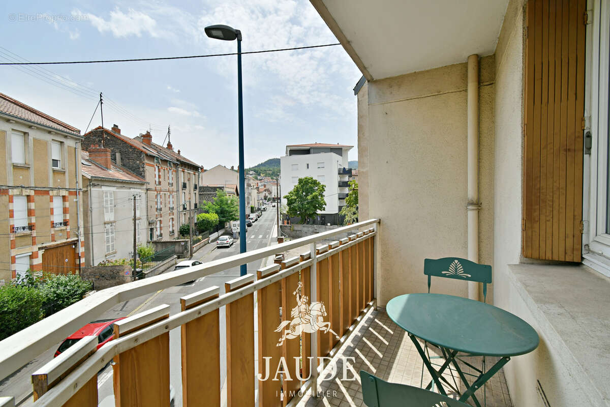 F3 traversant de 64m2 avec GARAGE et BALCON - Quartier Salins à Clermont-Ferrand - photo 4