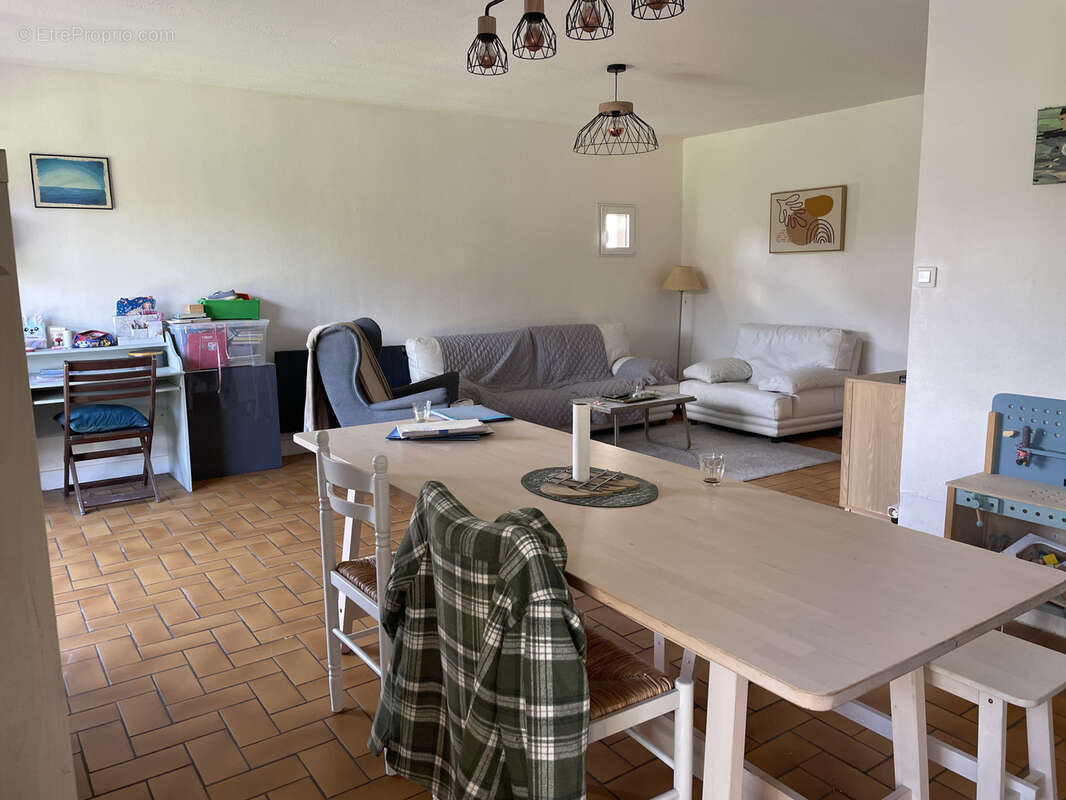 Maison à AMBARES-ET-LAGRAVE