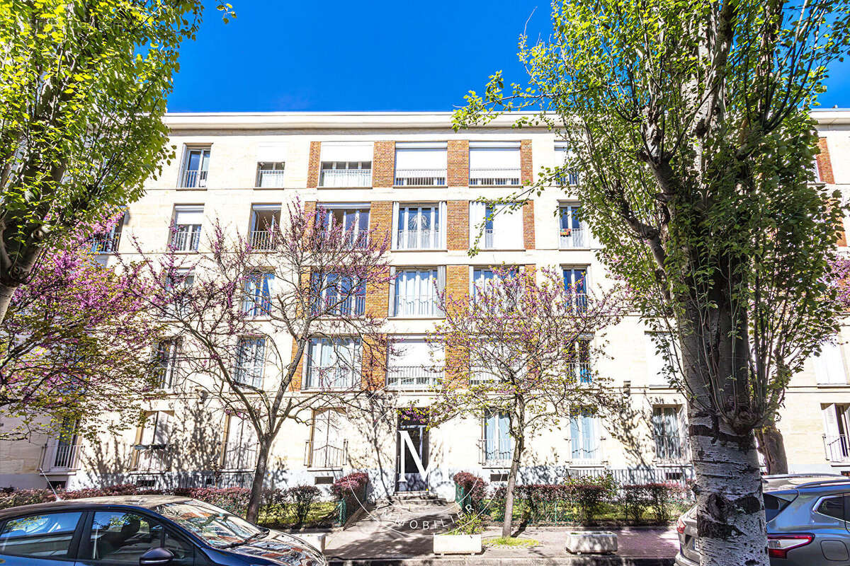 Appartement à MONTROUGE