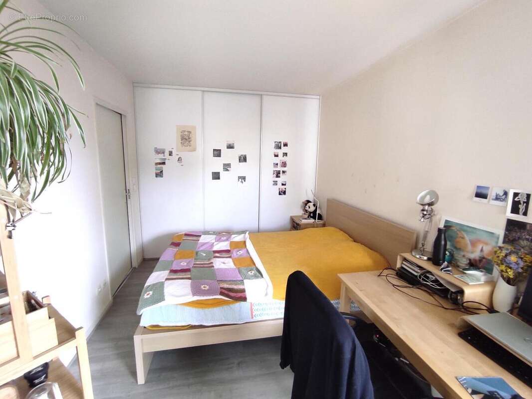   - Appartement à LYON-9E