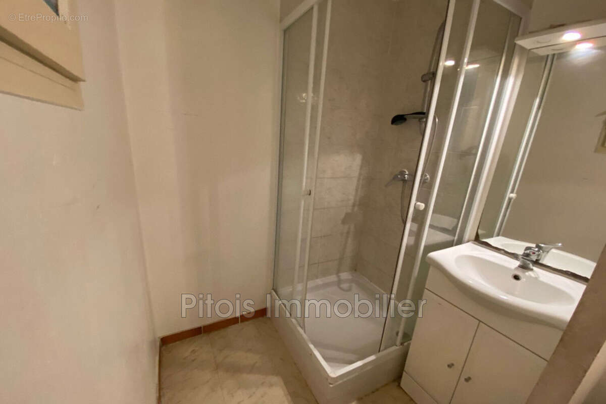 Appartement à VALLAURIS