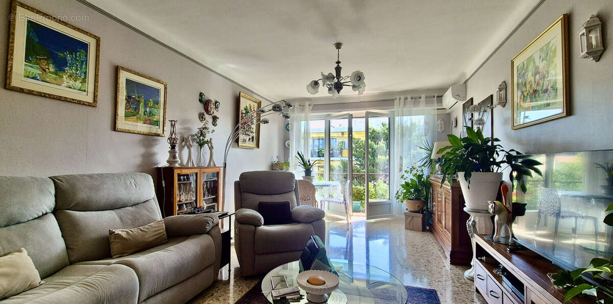 Appartement 82 m² à Saint-Laurent-Du-Var  - photo 4