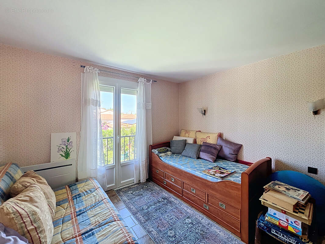 Maison à VILLELONGUE-DELS-MONTS