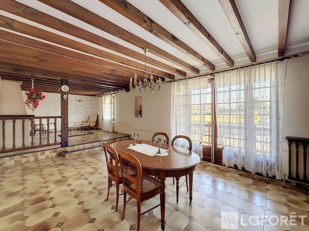 Maison de caractère avec dépendance et fort potentiel -four (38080) - photo 4