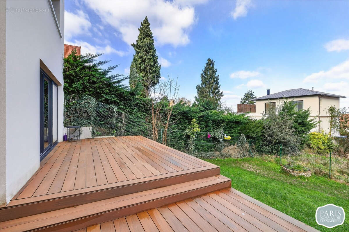 Maison à LOUVECIENNES