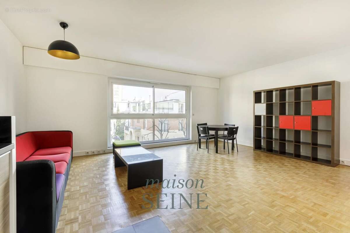Appartement à NEUILLY-SUR-SEINE