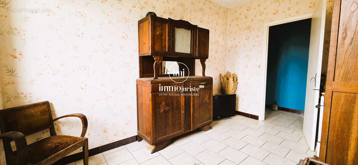 Maison à SAINT-PIERRE-DE-FRUGIE