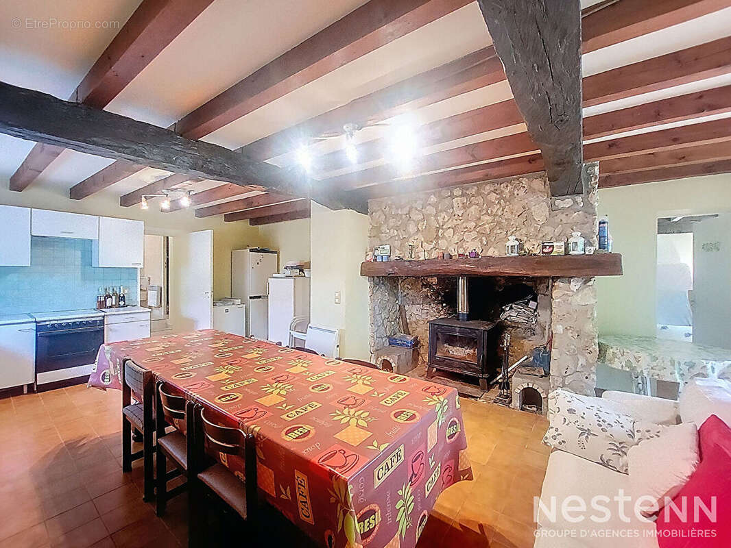 A Vendre Maison en pierre de 79 m² avec dépendances de 116 m² dans un hameau de Lagraulet-du-Gers - photo 6
