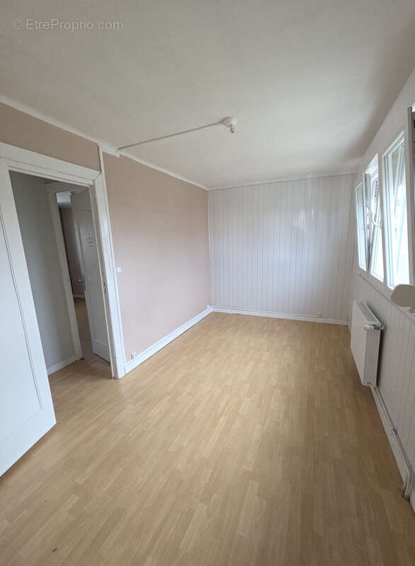 Maison à AULNOYE-AYMERIES