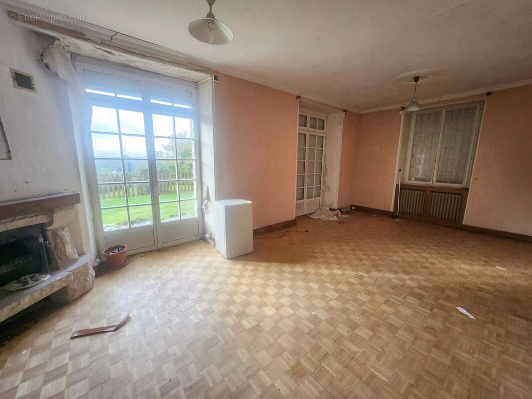 Maison à CARHAIX-PLOUGUER