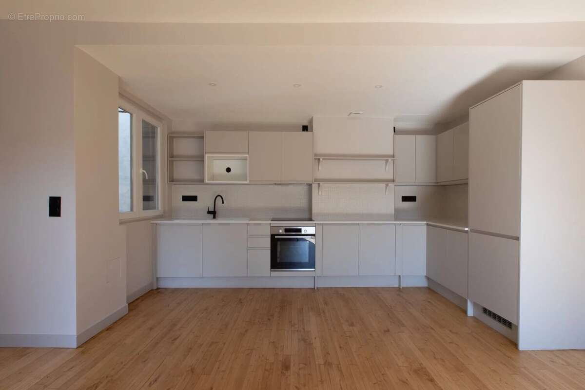 Appartement à PARIS-7E