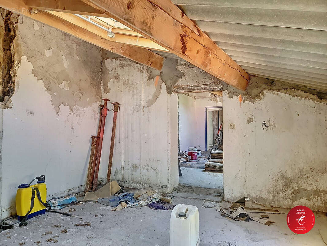 Maison à MONTFERRAT